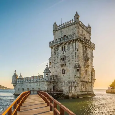 Lovelystay - Turquoise River View Ii