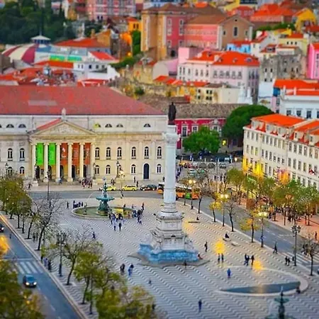 Lovelystay - Turquoise River View Ii Lisbon