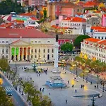 Lovelystay - Turquoise River View Ii Lissabon