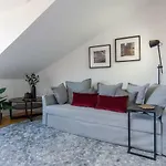 Lovelystay - Turquoise River View Ii Lissabon