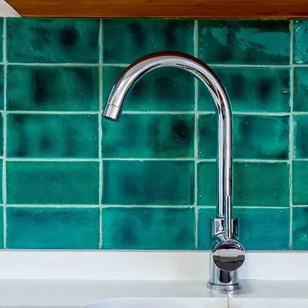 Lovelystay - Turquoise River View Ii Lisbona